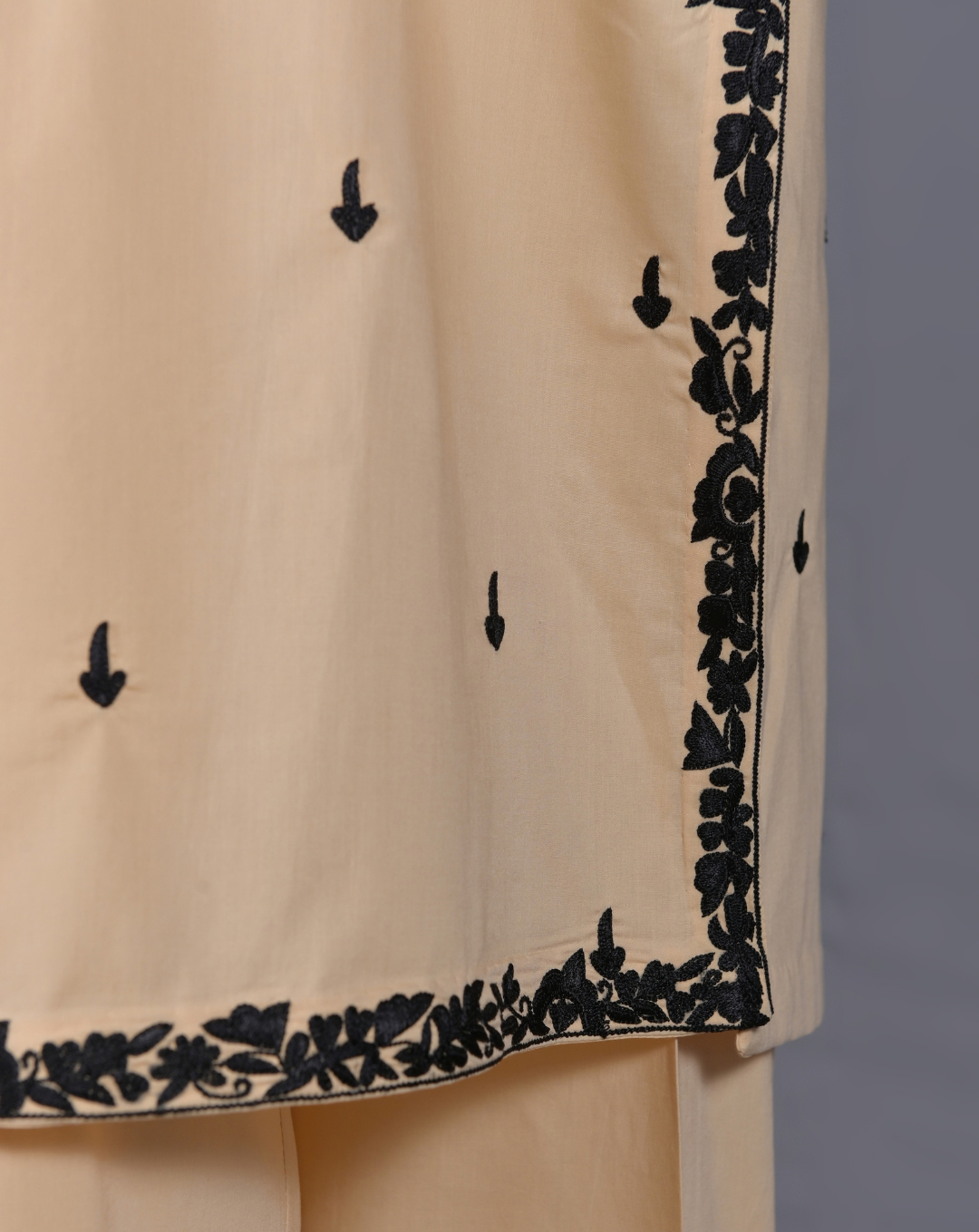 Ivory & Black Contrast Embroidered 3-Piece Suit - Product 51 - View 2